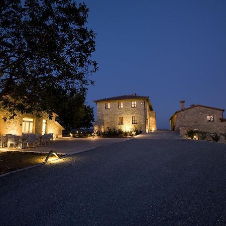 Villa Il Castagno Wine & Resort Siena Bagian luar foto