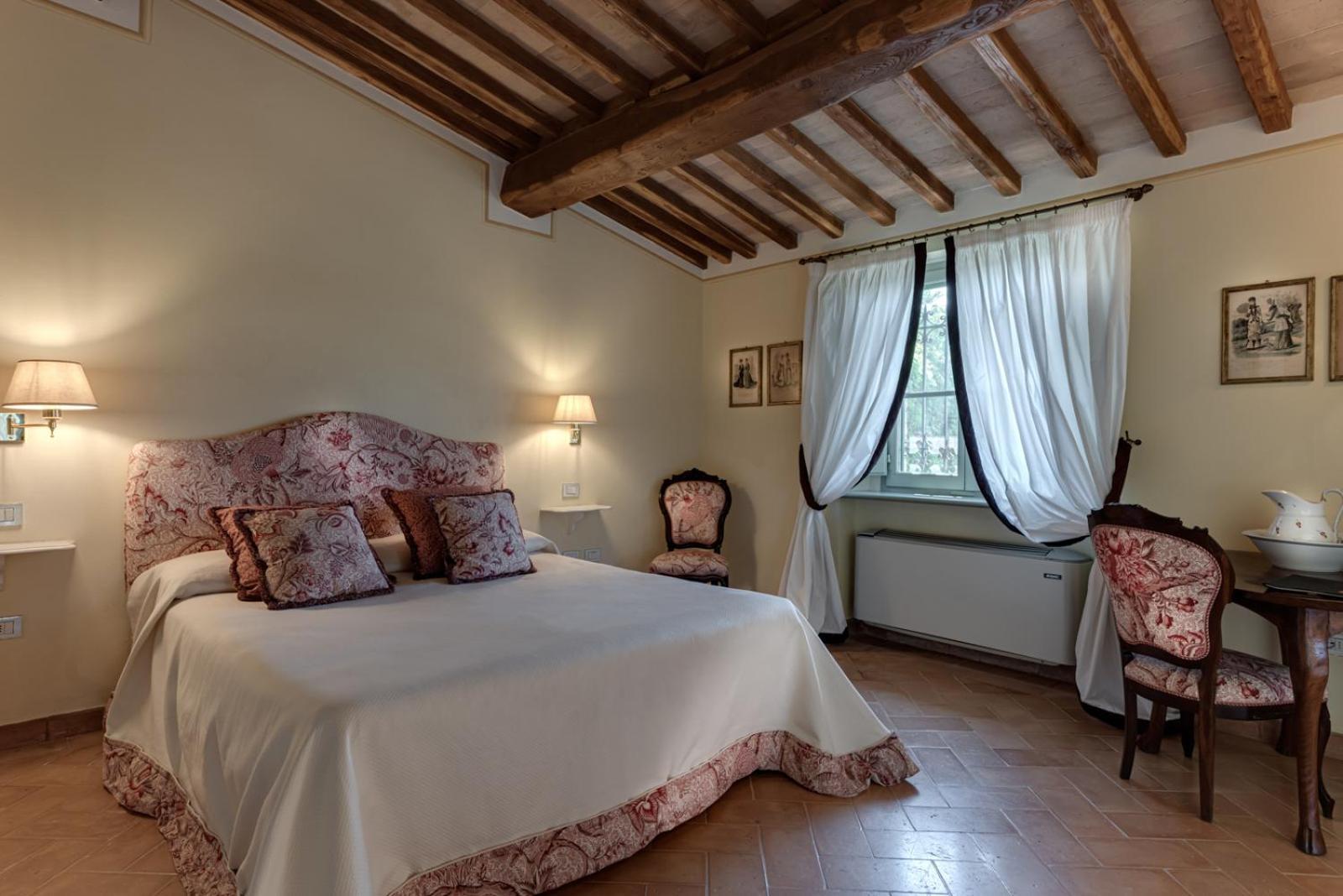 Villa Il Castagno Wine & Resort Siena Bagian luar foto