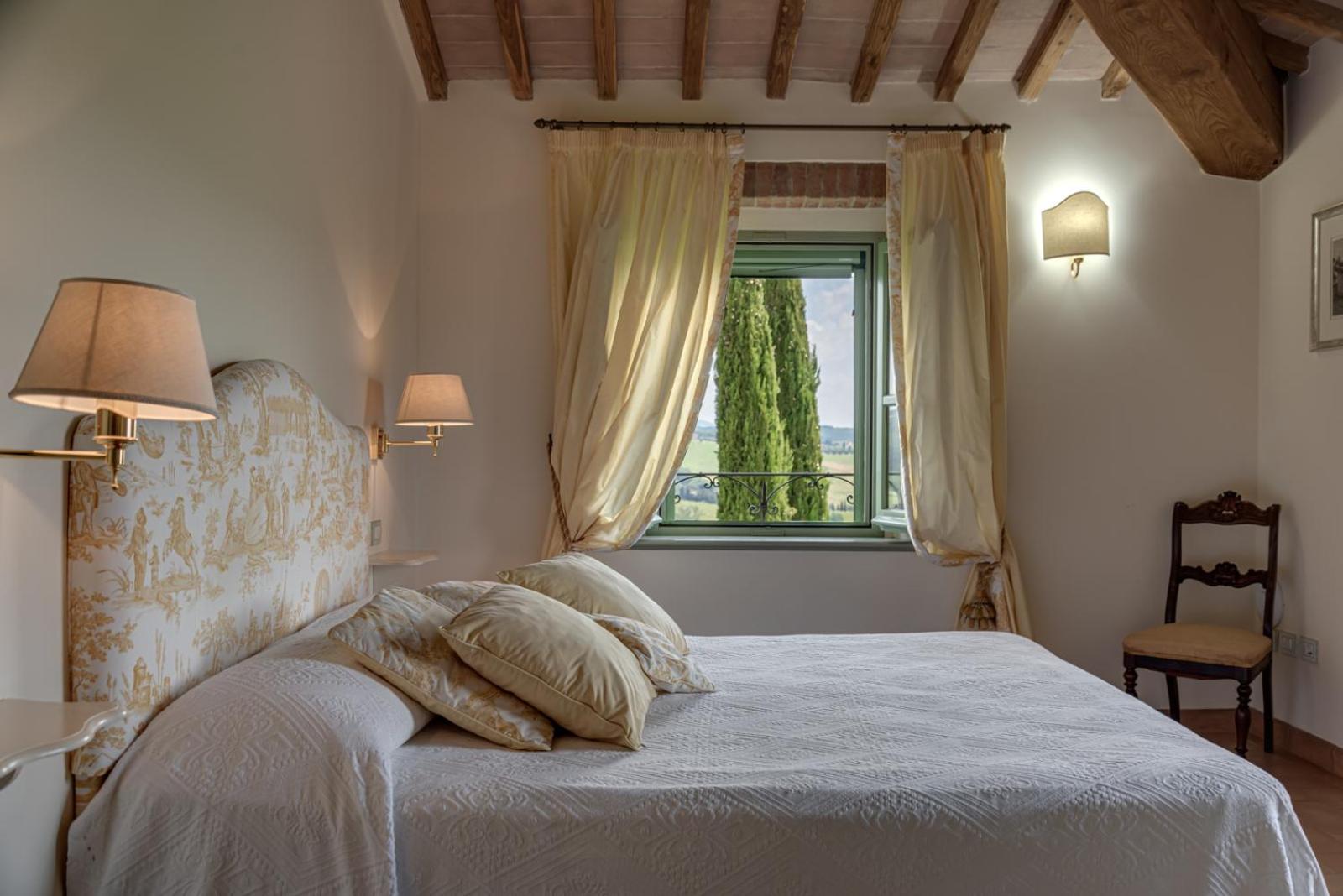Villa Il Castagno Wine & Resort Siena Bagian luar foto