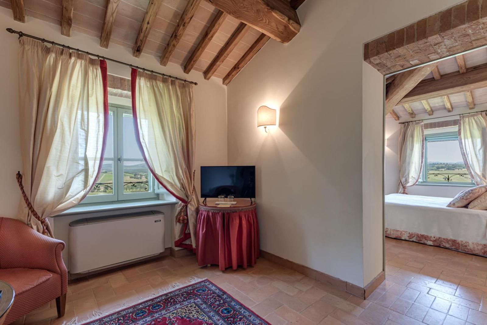 Villa Il Castagno Wine & Resort Siena Bagian luar foto