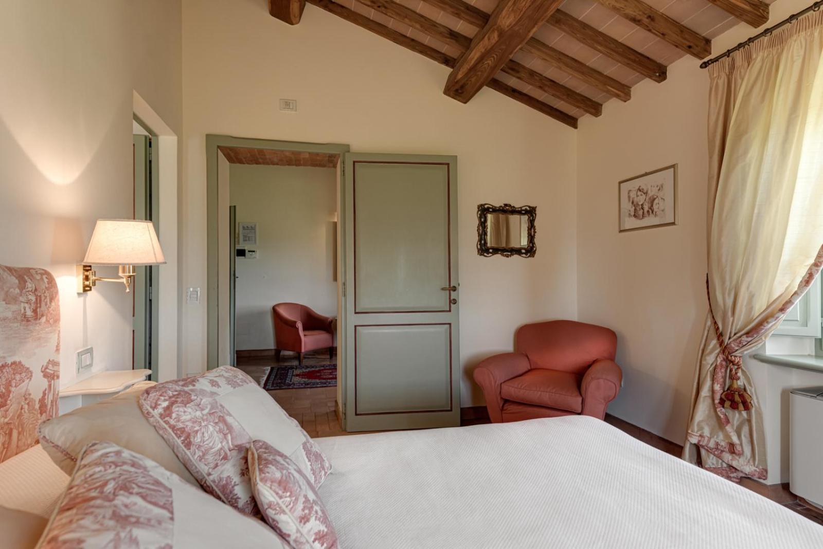 Villa Il Castagno Wine & Resort Siena Bagian luar foto