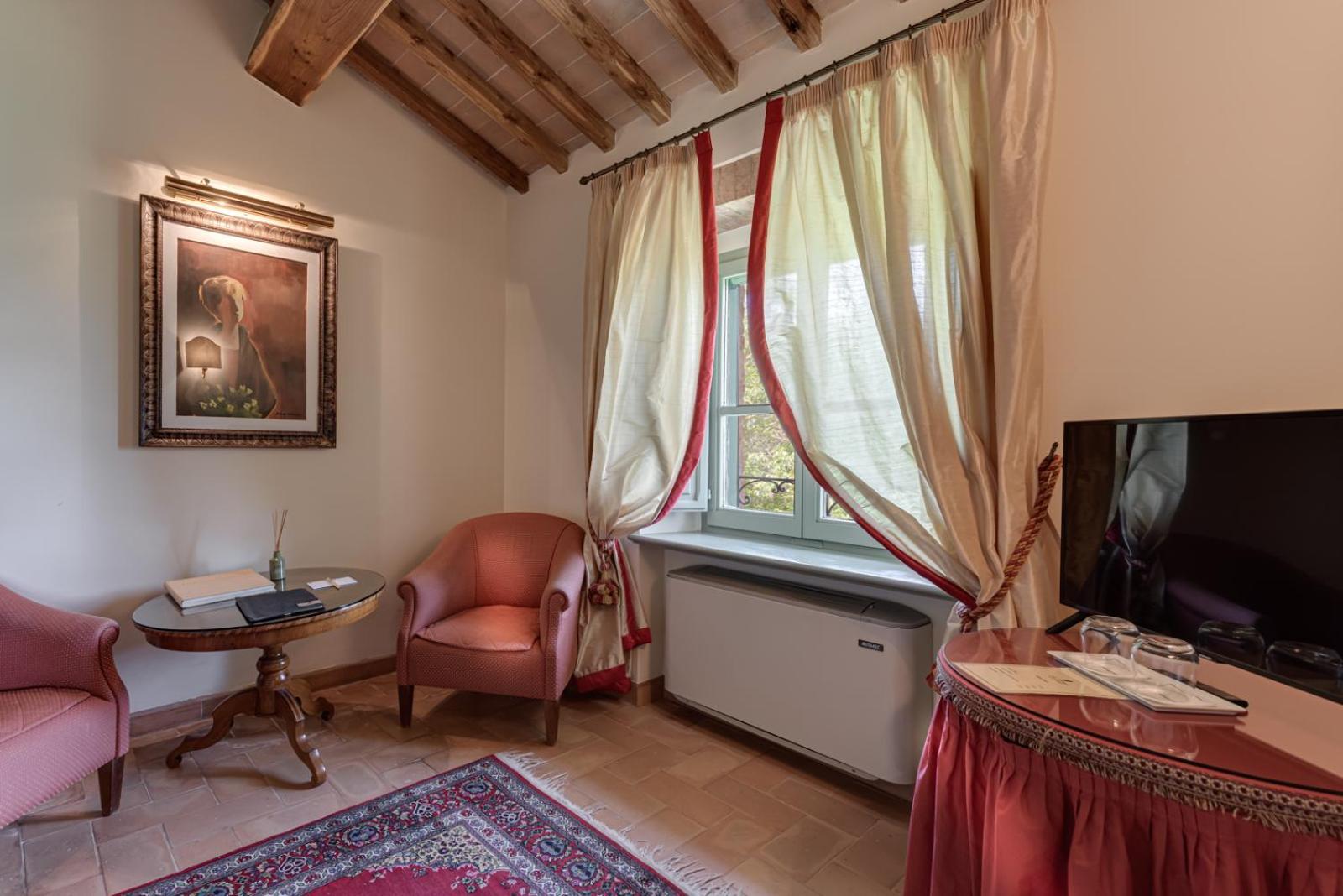 Villa Il Castagno Wine & Resort Siena Bagian luar foto