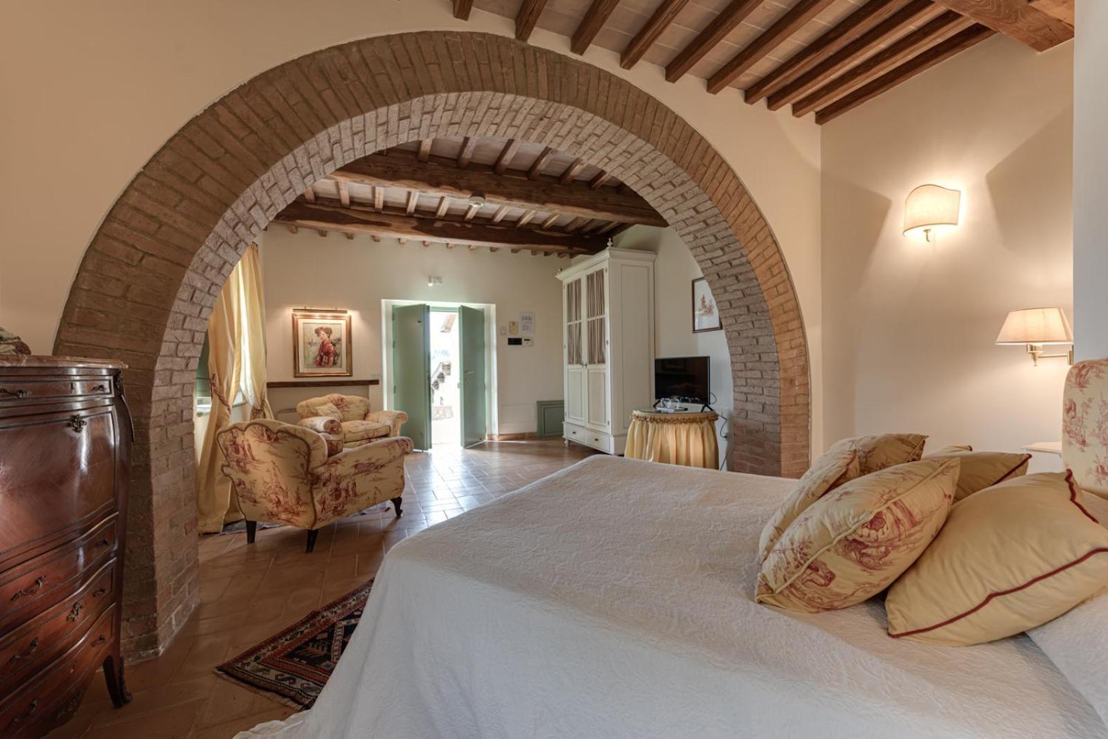 Villa Il Castagno Wine & Resort Siena Bagian luar foto