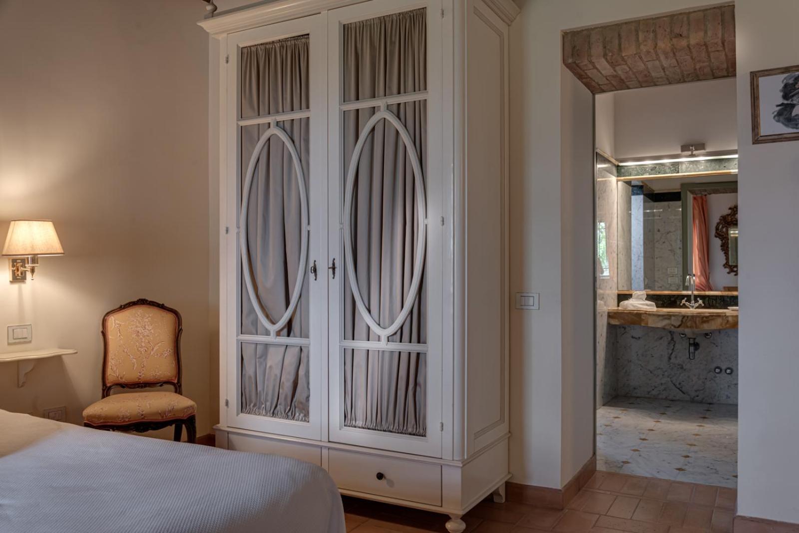 Villa Il Castagno Wine & Resort Siena Bagian luar foto