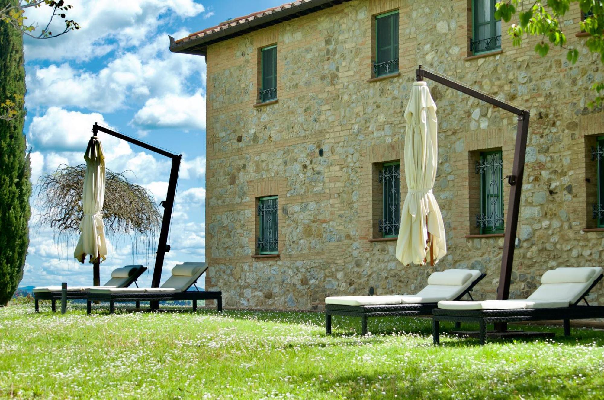 Villa Il Castagno Wine & Resort Siena Bagian luar foto
